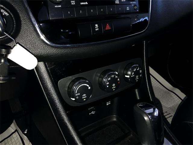 Chrysler 200 2012 photo 30